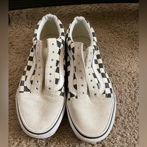 Brand new. No box or laces. Vans size 7.5 women size 6 mens.